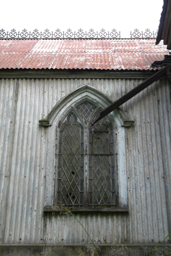 Saint Peter's Church, Laragh 03 - Window